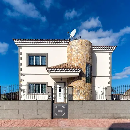 Villa, Private Heated Pool And Jacuzzi . Willa Maspalomas (Gran Canaria)