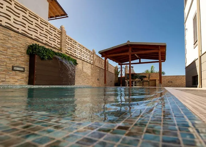 Villa, Private Heated Pool&jacuzzi . Villa