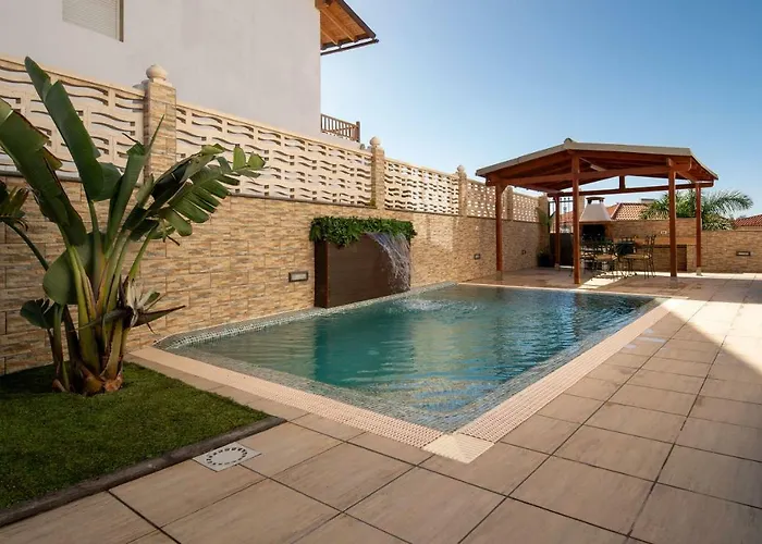 Villa, Private Heated Pool And Jacuzzi . Вилла *