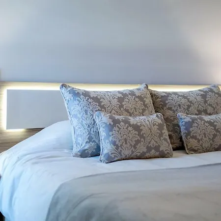 别墅 Villa, Private Heated Pool And Jacuzzi . *