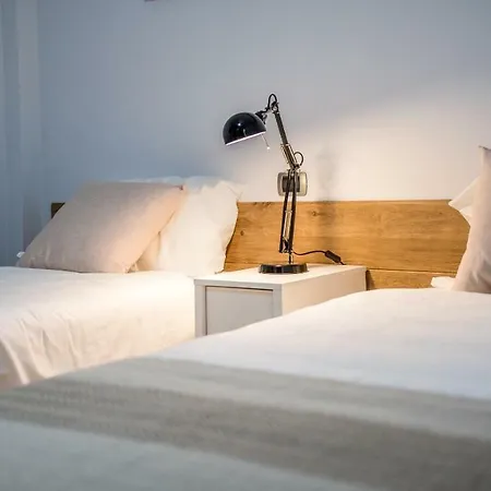 别墅 Villa, Private Heated Pool And Jacuzzi . 马斯帕洛马斯