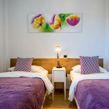 别墅 Villa, Private Heated Pool And Jacuzzi .